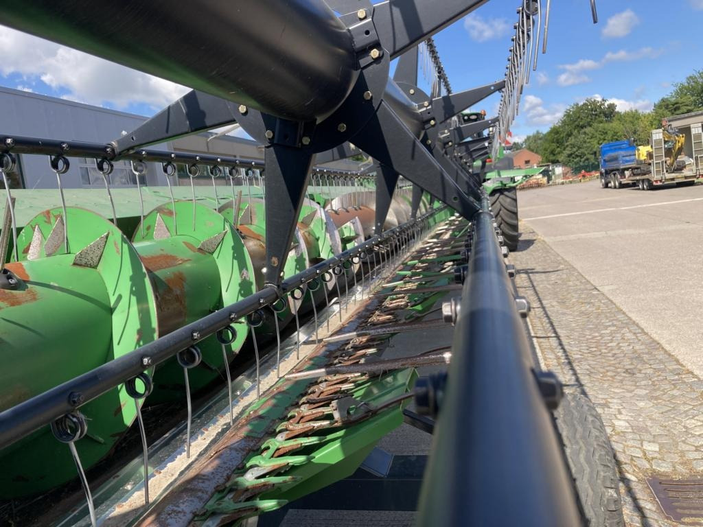 John Deere SCHNEIDWERK 630X - Combine harvester: picture 4 John Deere SCHNEIDWERK 630X - Combine harvester: picture 4