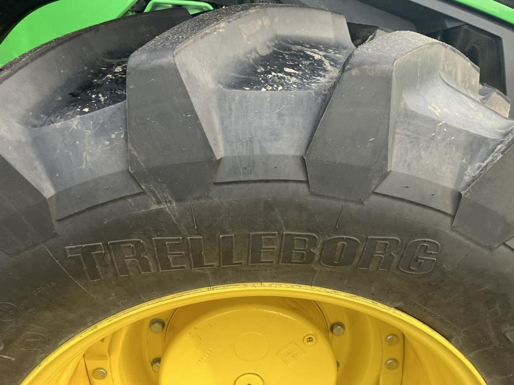 John Deere TRAKTOR 8R340 - Farm tractor: picture 4 John Deere TRAKTOR 8R340 - Farm tractor: picture 4