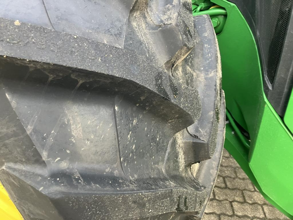 John Deere TRAKTOR 8R340 - Farm tractor: picture 3 John Deere TRAKTOR 8R340 - Farm tractor: picture 3