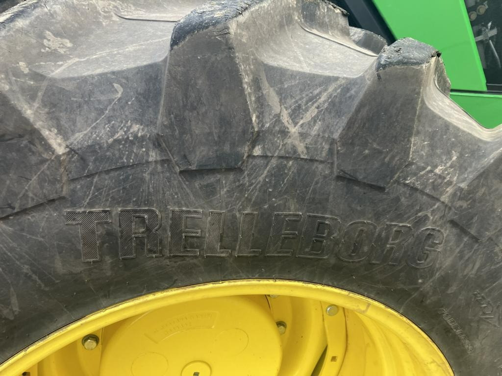 John Deere TRAKTOR 8R410 - Farm tractor: picture 4 John Deere TRAKTOR 8R410 - Farm tractor: picture 4