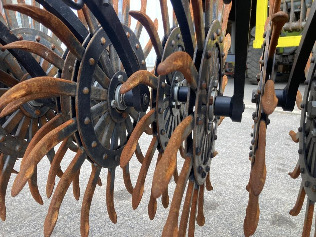 Disc harrow Pöttinger ROTOCARE V 12400: picture 10