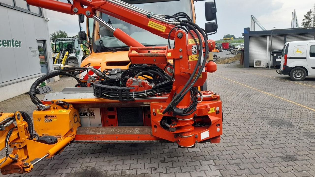 Mercedes-Benz UNIMOG U 527 - Utility/ Special vehicle: picture 2 Mercedes-Benz UNIMOG U 527 - Utility/ Special vehicle: picture 2