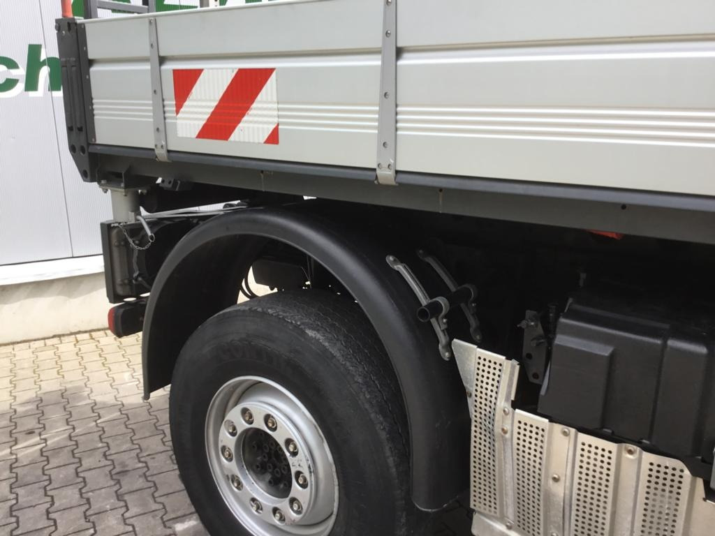 Mercedes-Benz UNIMOG U 527 - Utility/ Special vehicle: picture 5 Mercedes-Benz UNIMOG U 527 - Utility/ Special vehicle: picture 5