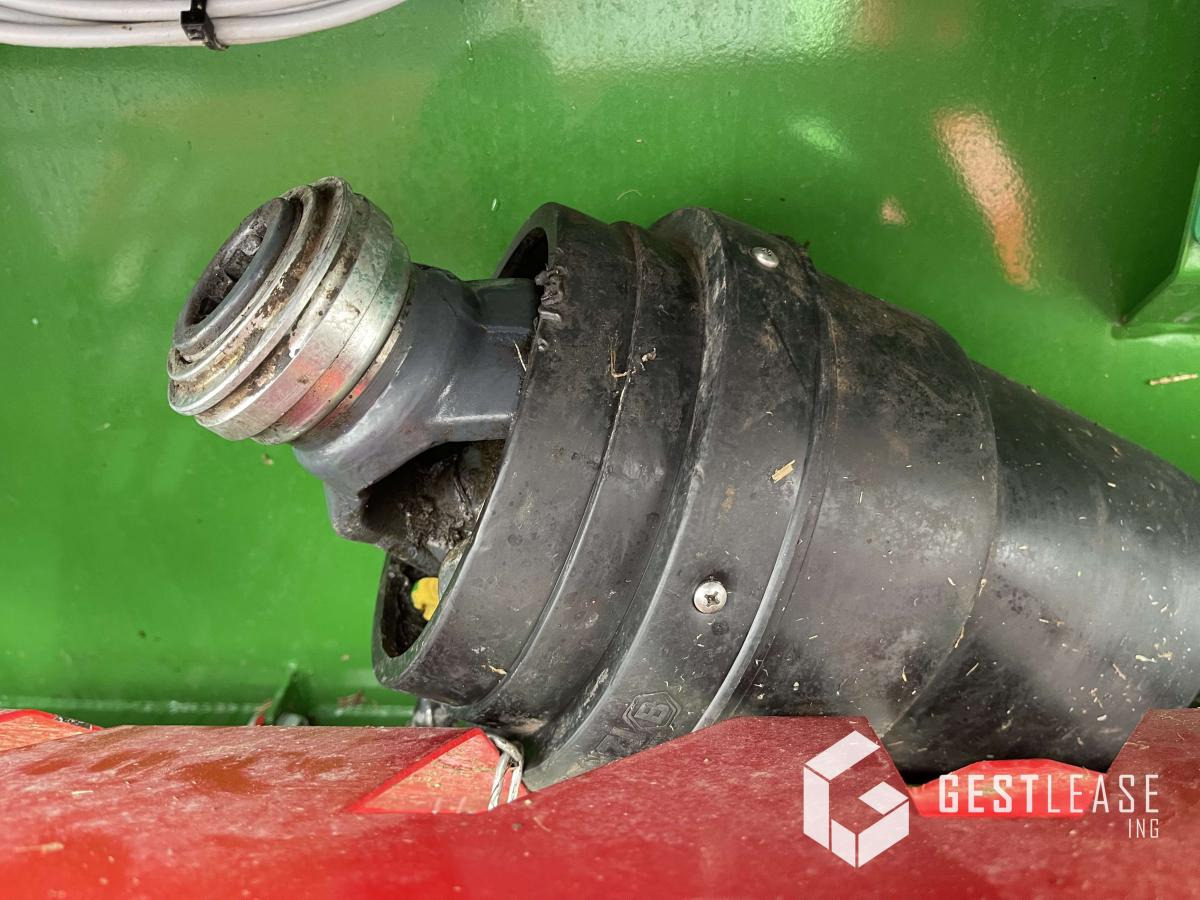 Manure spreader COUTANT TWISTER T605: picture 10 Manure spreader COUTANT TWISTER T605: picture 10