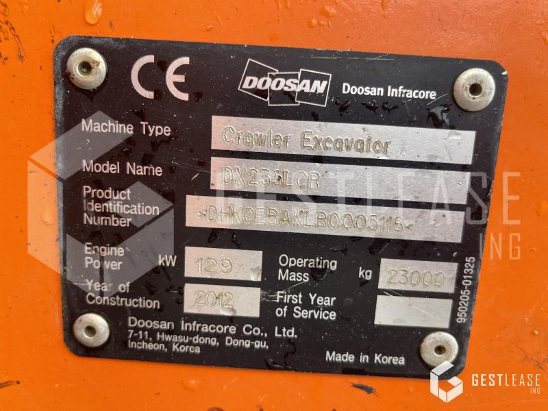 Crawler excavator Doosan DX235LC: picture 6