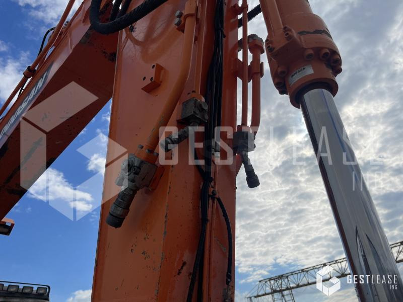 Crawler excavator Doosan DX235LC: picture 11