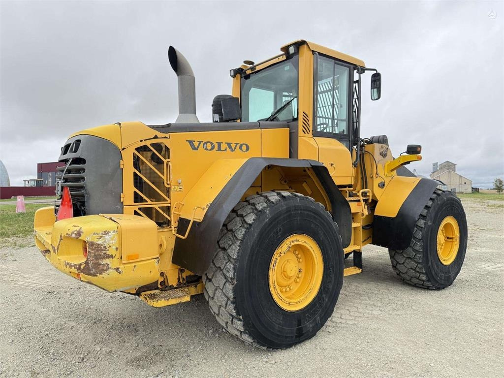 Volvo L 120 F , 4rd line , coupler - Wheel loader: picture 4 Volvo L 120 F , 4rd line , coupler - Wheel loader: picture 4
