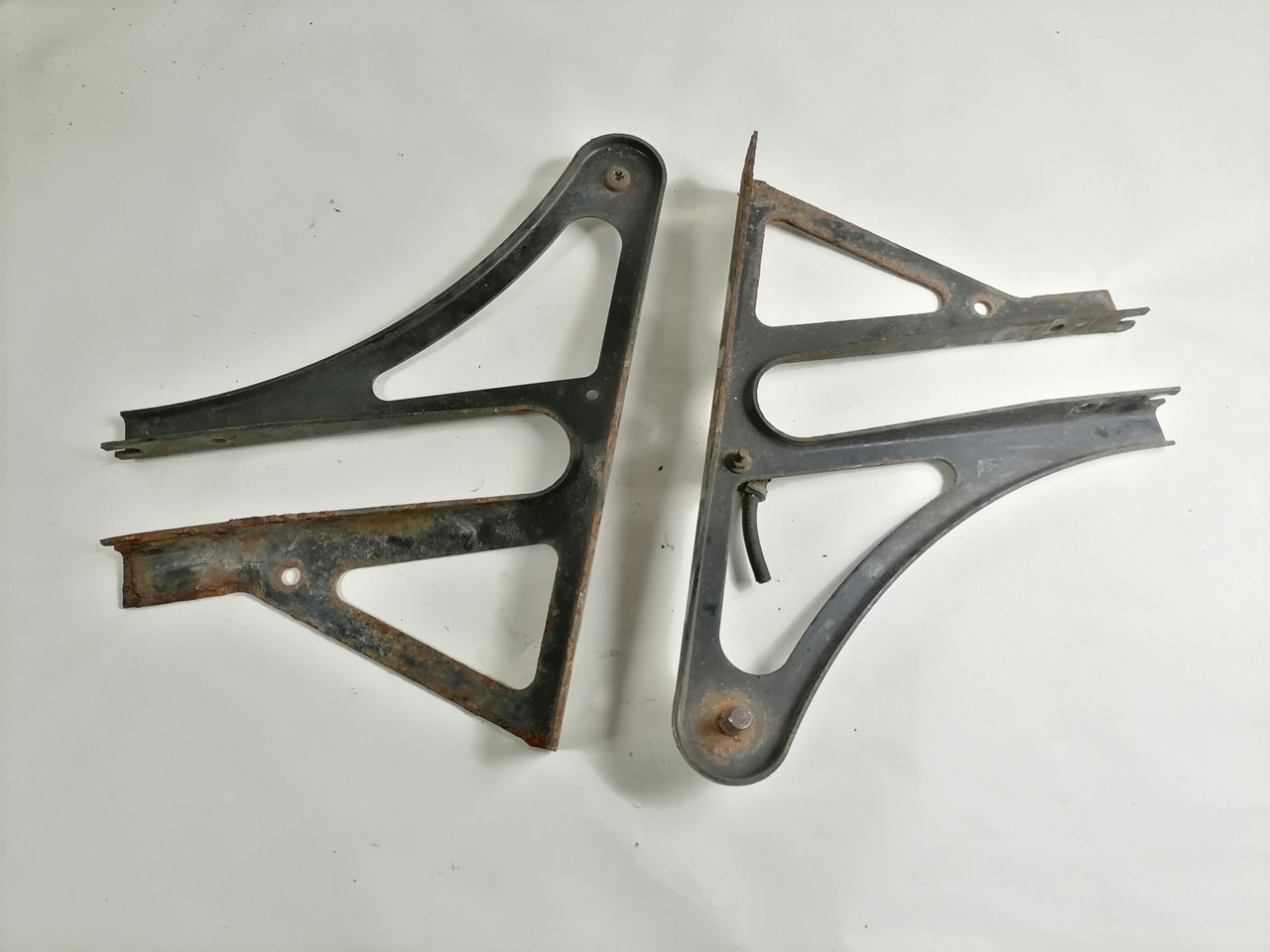 DAF Bracket 1663012 - Frame/ Chassis for Truck: picture 2 DAF Bracket 1663012 - Frame/ Chassis for Truck: picture 2