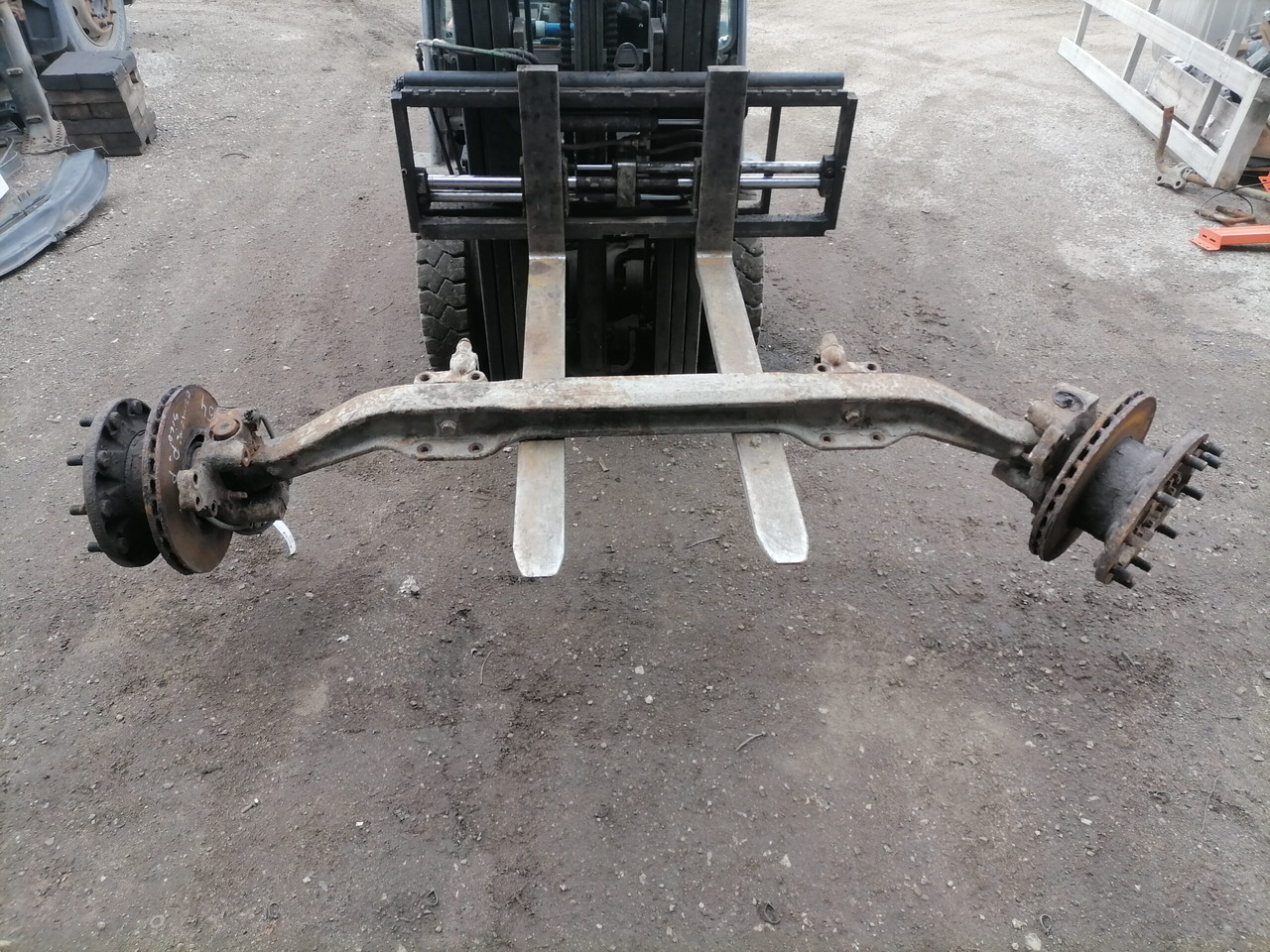 MAN Axel housing 81441013143 - Front axle for Truck: picture 1 MAN Axel housing 81441013143 - Front axle for Truck: picture 1