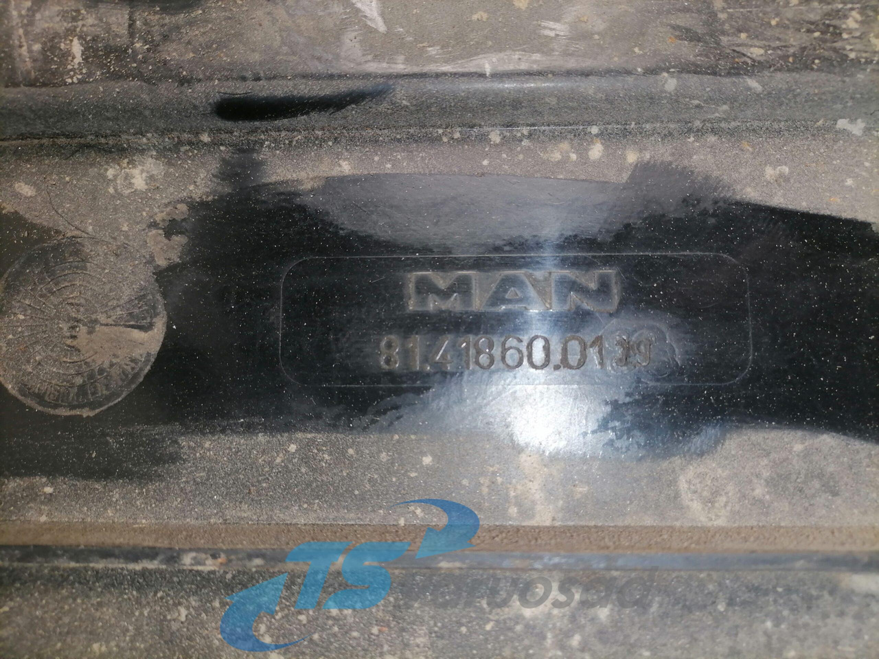 MAN Battery cover 81418600139 - Battery for Truck: picture 4 MAN Battery cover 81418600139 - Battery for Truck: picture 4