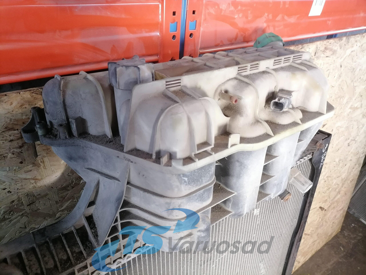 MAN Cooling radiator 81061016512 - Radiator for Truck: picture 4 MAN Cooling radiator 81061016512 - Radiator for Truck: picture 4