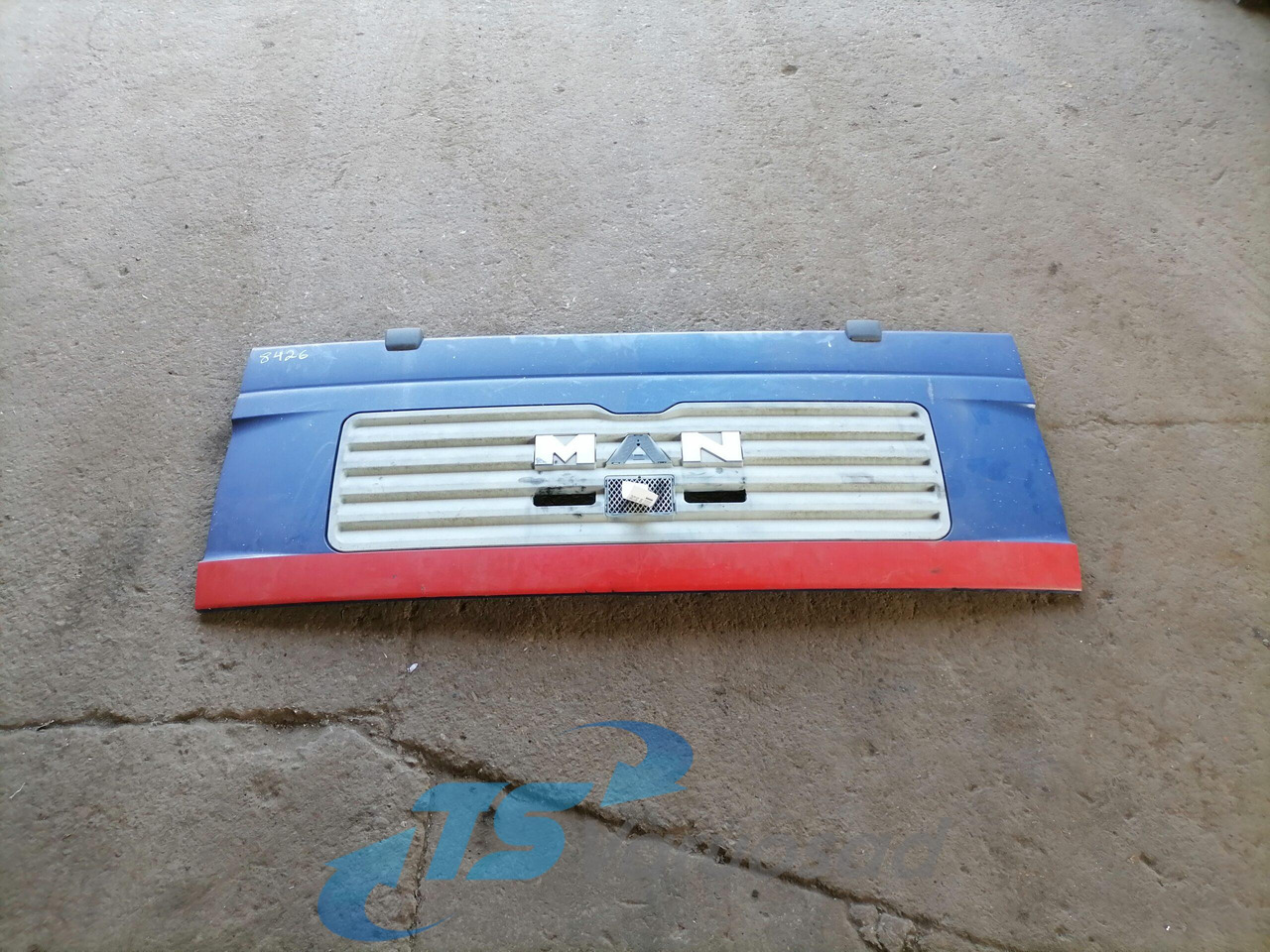 MAN Grille panel 81611100053 - Grill for Truck: picture 1 MAN Grille panel 81611100053 - Grill for Truck: picture 1
