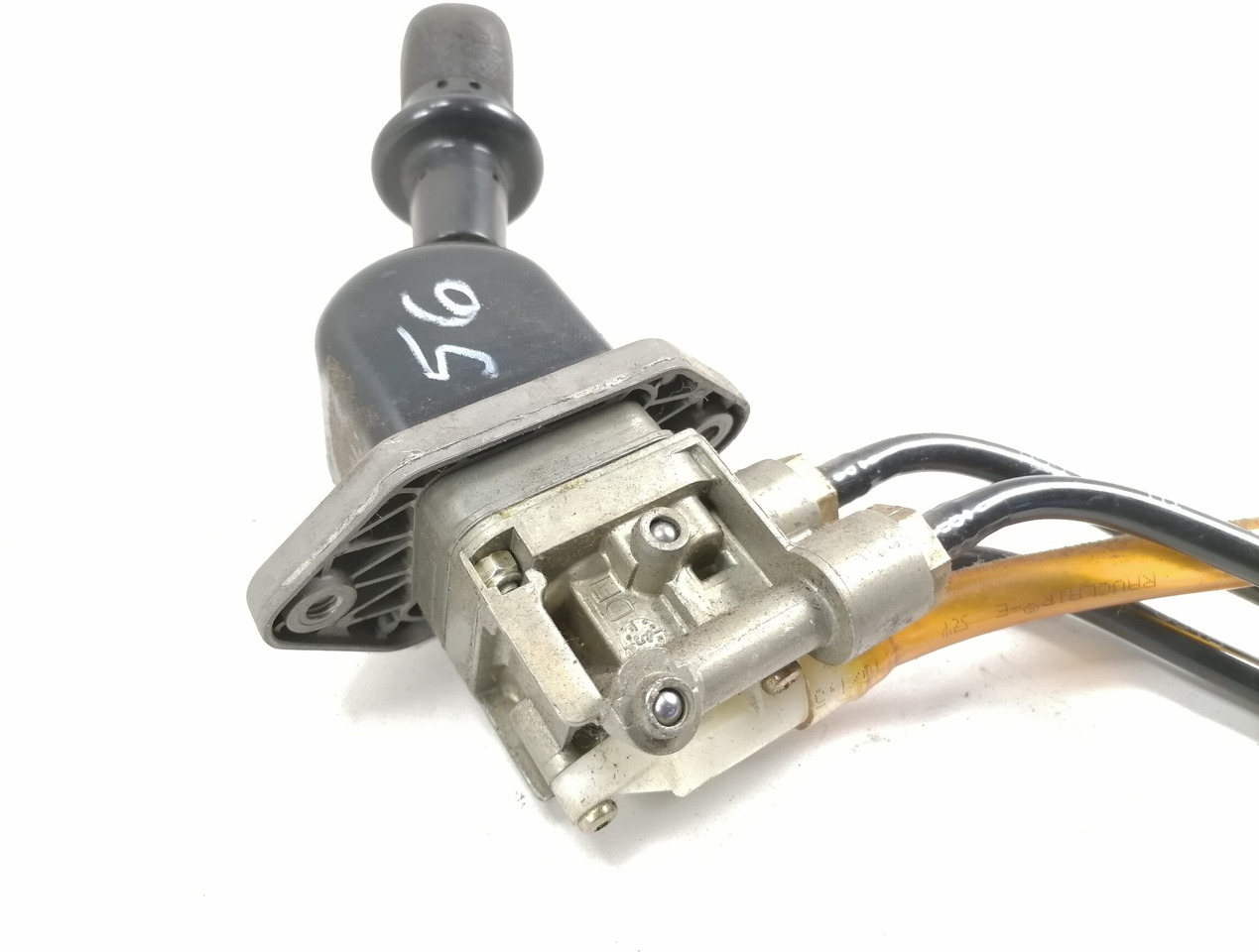 MAN Handbrake control lever 81523156156 - Universal part for Truck: picture 2 MAN Handbrake control lever 81523156156 - Universal part for Truck: picture 2