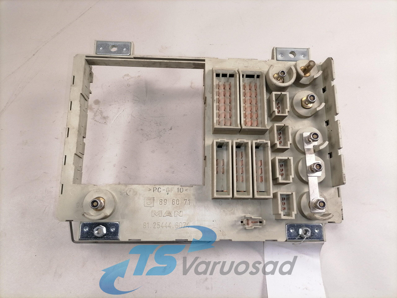 MAN Kaitsmepaneel 81254446074 - Fuse for Truck: picture 3 MAN Kaitsmepaneel 81254446074 - Fuse for Truck: picture 3