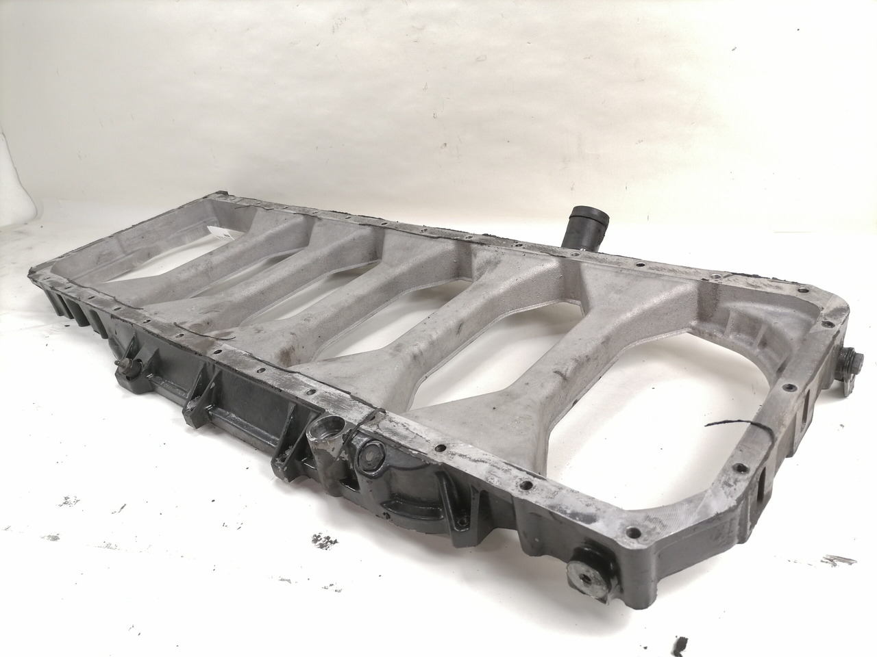 MAN Ladder frame 51011083036 - Oil pan for Truck: picture 5 MAN Ladder frame 51011083036 - Oil pan for Truck: picture 5