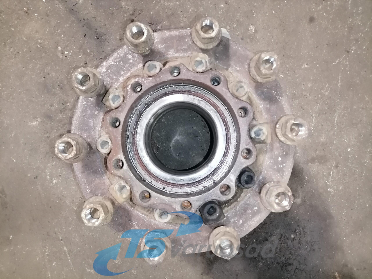 MAN Rear axel hub 81357010155 - Hub for Truck: picture 4 MAN Rear axel hub 81357010155 - Hub for Truck: picture 4