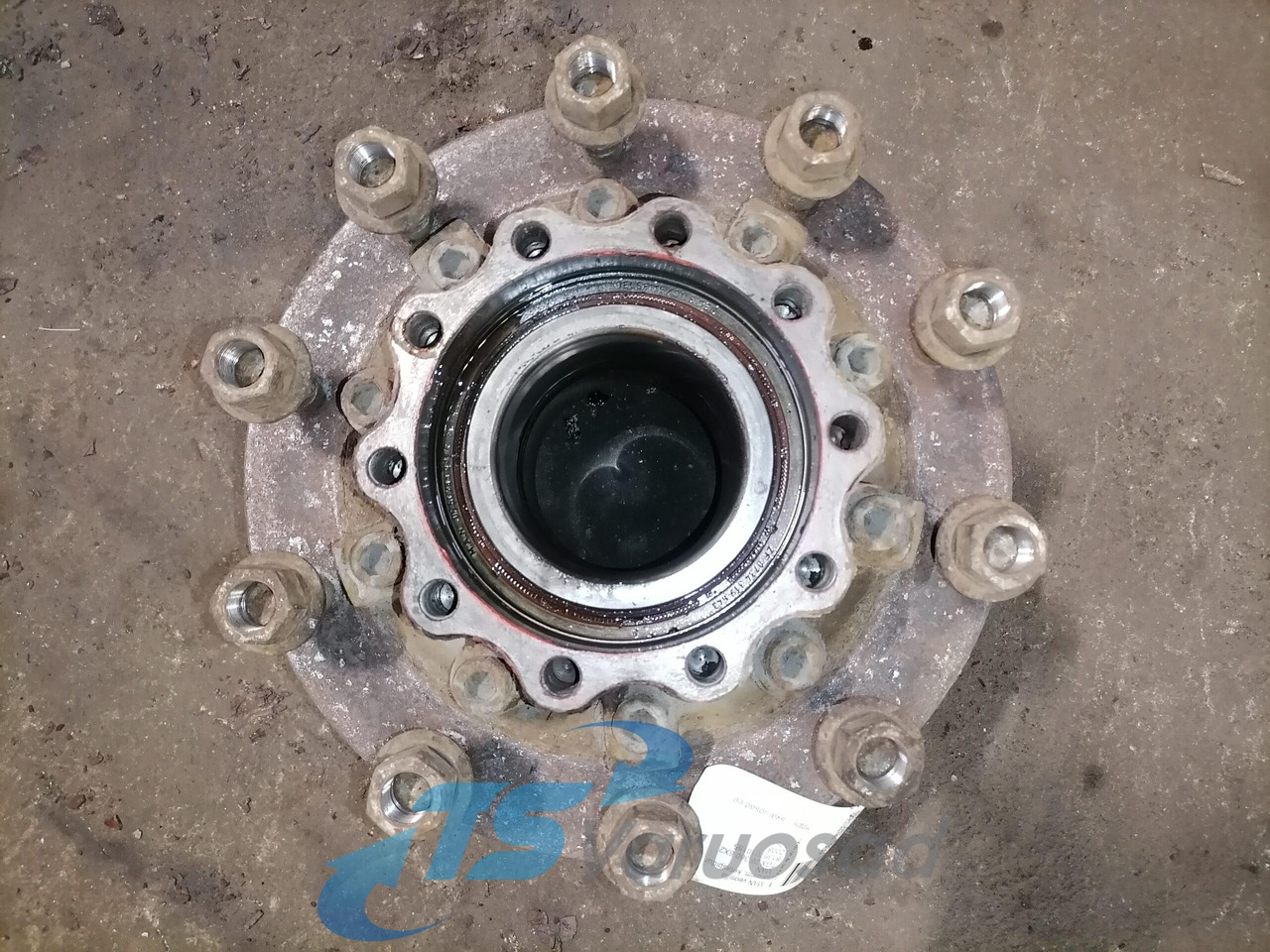 MAN Rear axel hub 81357010155 - Hub for Truck: picture 3 MAN Rear axel hub 81357010155 - Hub for Truck: picture 3