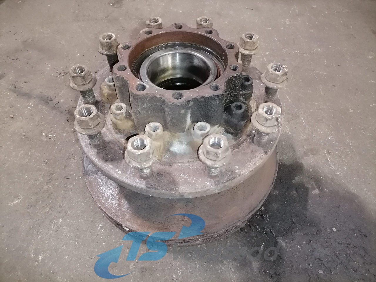 MAN Rear axel hub 81357010155 - Hub for Truck: picture 1 MAN Rear axel hub 81357010155 - Hub for Truck: picture 1