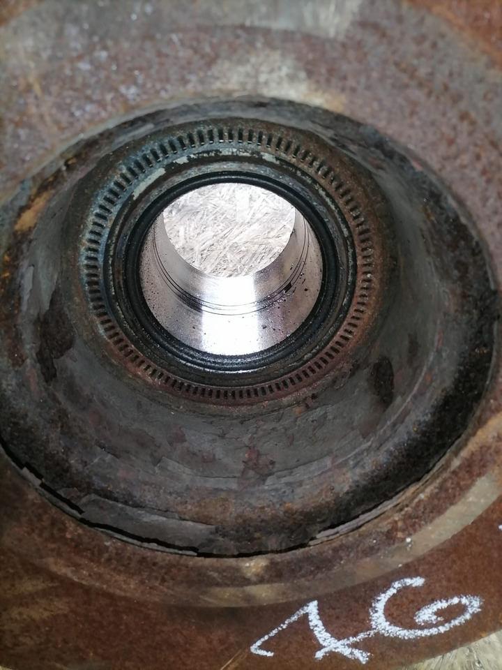 MAN Rear axel hub 81357013155 - Hub for Truck: picture 5 MAN Rear axel hub 81357013155 - Hub for Truck: picture 5