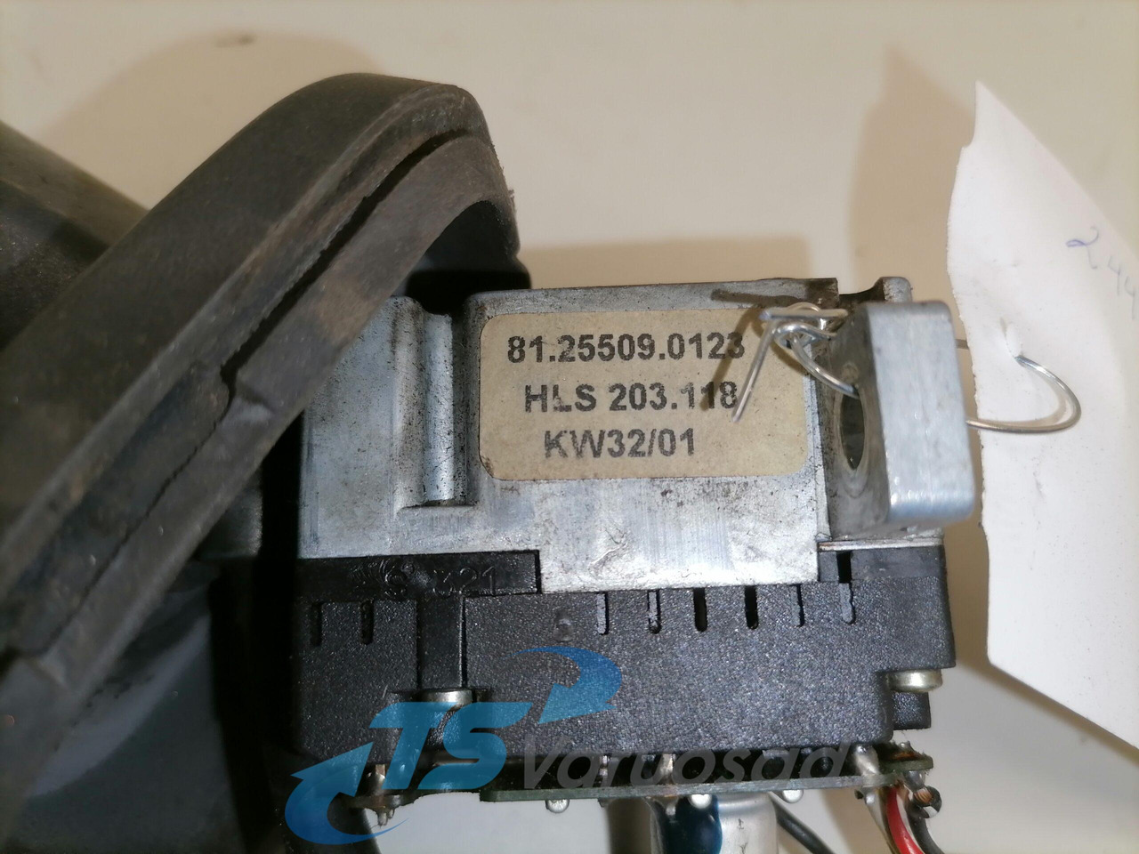 MAN Switch 81255090123 - Electrical system for Truck: picture 4 MAN Switch 81255090123 - Electrical system for Truck: picture 4