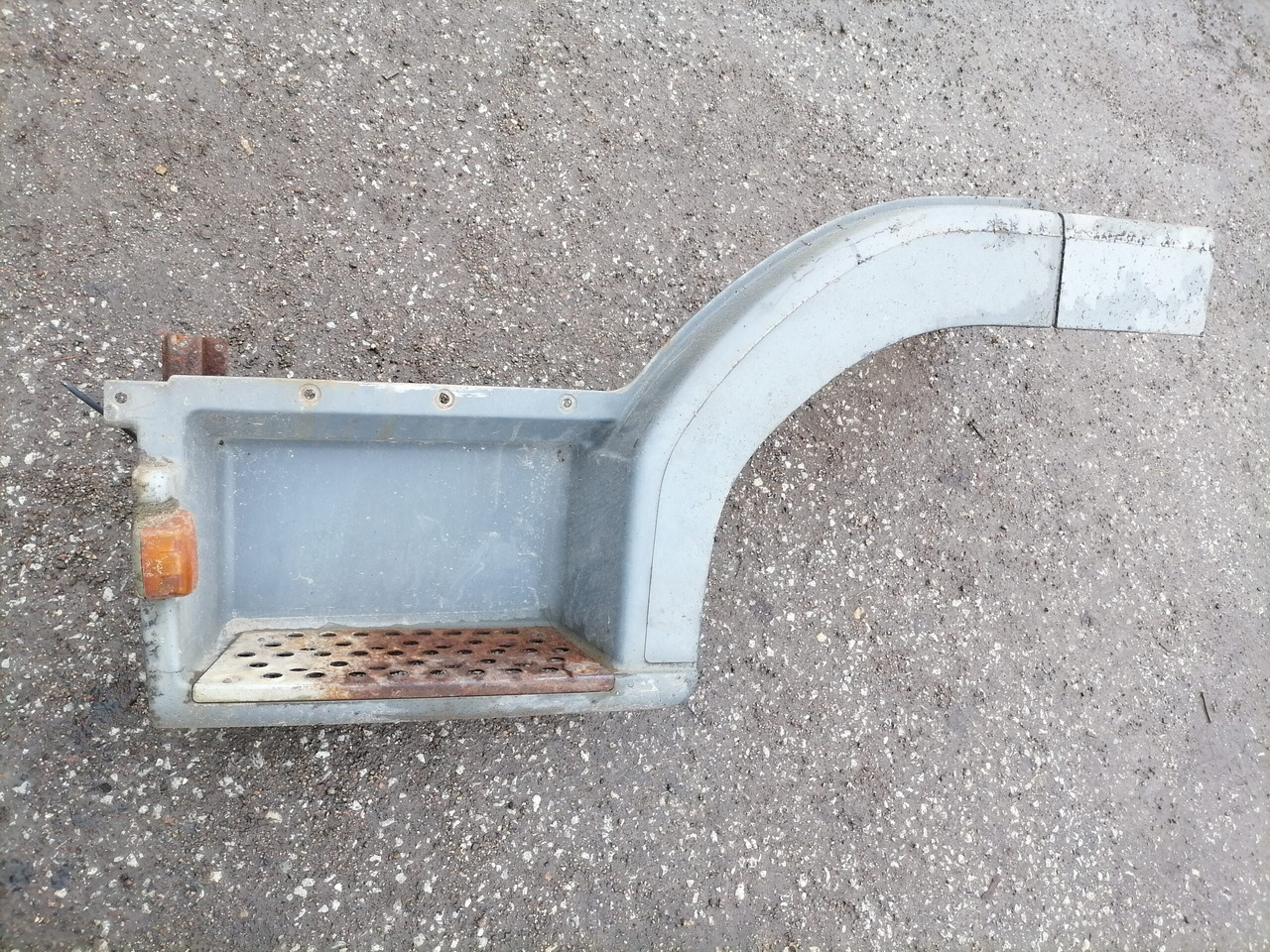 MB Astmelaua plastik 9736602601 - Footstep for Truck: picture 2 MB Astmelaua plastik 9736602601 - Footstep for Truck: picture 2