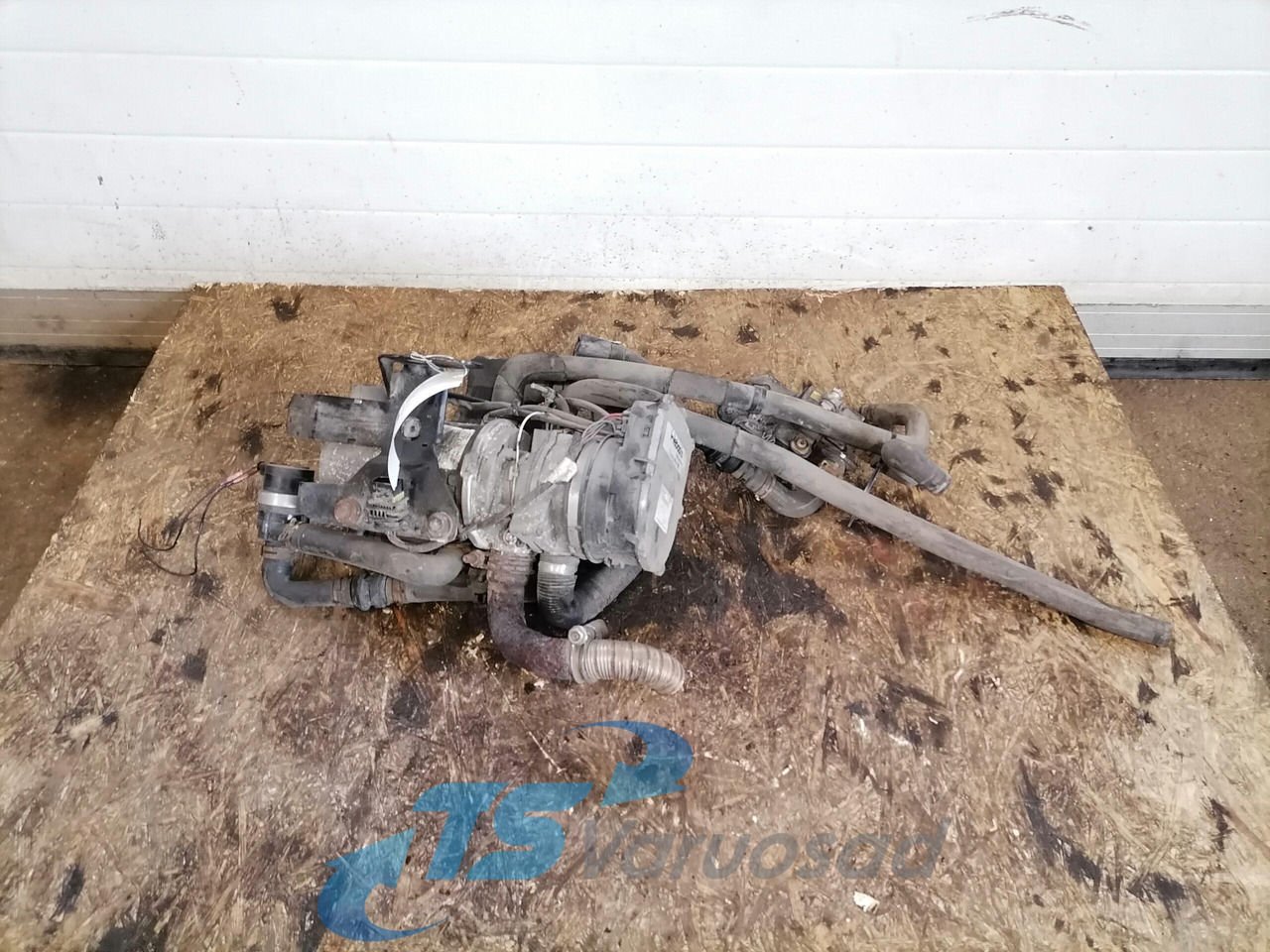 Mercedes-Benz Auxiliary heater A0014465429 - Heating/ Ventilation for Truck: picture 1 Mercedes-Benz Auxiliary heater A0014465429 - Heating/ Ventilation for Truck: picture 1