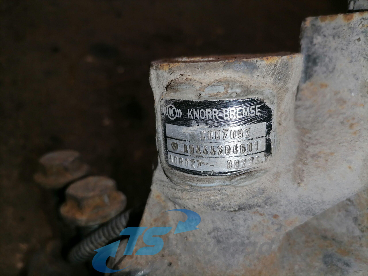 Mercedes-Benz Brake caliper A9444204601 - Brake parts for Truck: picture 3 Mercedes-Benz Brake caliper A9444204601 - Brake parts for Truck: picture 3