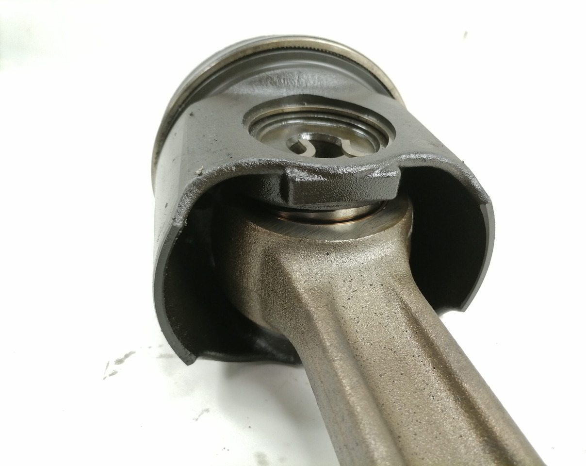 Mercedes-Benz Connecting rod + piston A4710371601 - Piston/ Ring/ Bushing for Truck: picture 4 Mercedes-Benz Connecting rod + piston A4710371601 - Piston/ Ring/ Bushing for Truck: picture 4