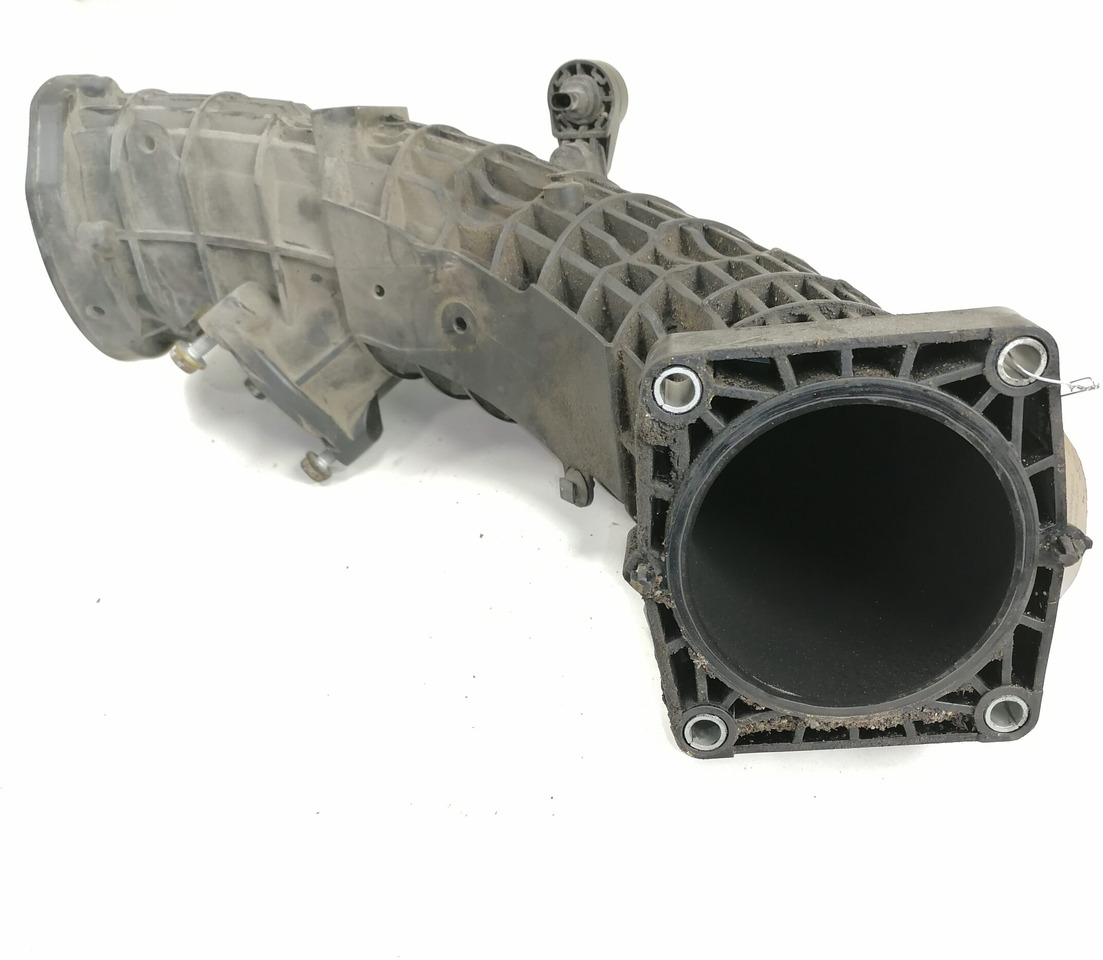 Mercedes-Benz intercooler pipe A4710902137 - Intercooler for Truck: picture 2 Mercedes-Benz intercooler pipe A4710902137 - Intercooler for Truck: picture 2