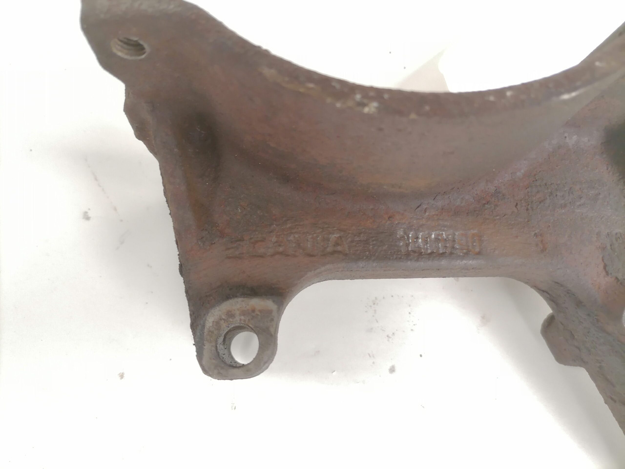 Scania Air conditioning compressor carrier 1400790 - Heating/ Ventilation for Truck: picture 3 Scania Air conditioning compressor carrier 1400790 - Heating/ Ventilation for Truck: picture 3