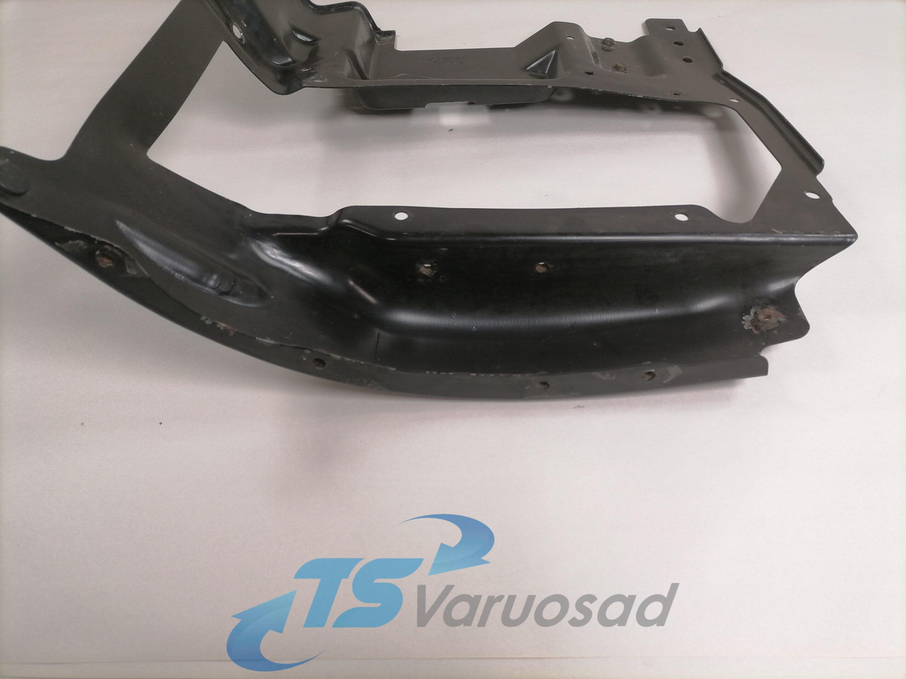 Scania Bracket 1727992 - Lights/ Lighting for Truck: picture 3 Scania Bracket 1727992 - Lights/ Lighting for Truck: picture 3