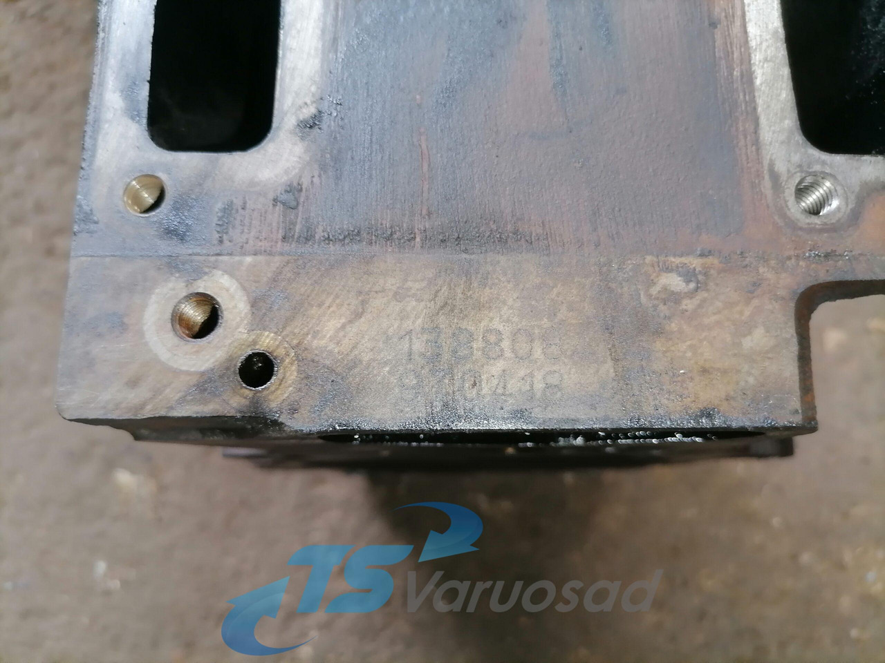 Scania Cylinder head 1388084 - Motorhead for Truck: picture 4 Scania Cylinder head 1388084 - Motorhead for Truck: picture 4