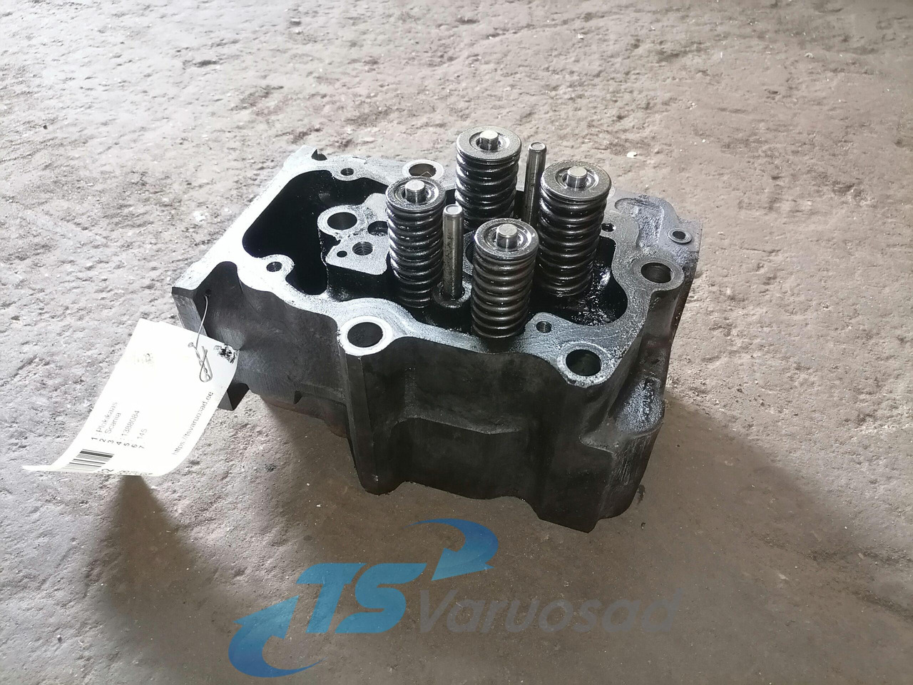 Scania Cylinder head 1388084 - Motorhead for Truck: picture 1 Scania Cylinder head 1388084 - Motorhead for Truck: picture 1