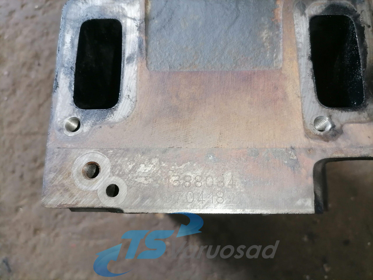 Scania Cylinder head 1388084 - Motorhead for Truck: picture 4 Scania Cylinder head 1388084 - Motorhead for Truck: picture 4