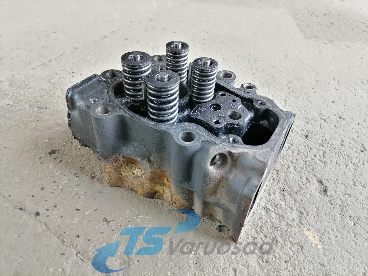 Scania Cylinder head, XPI 1921303 - Motorhead for Truck: picture 1 Scania Cylinder head, XPI 1921303 - Motorhead for Truck: picture 1