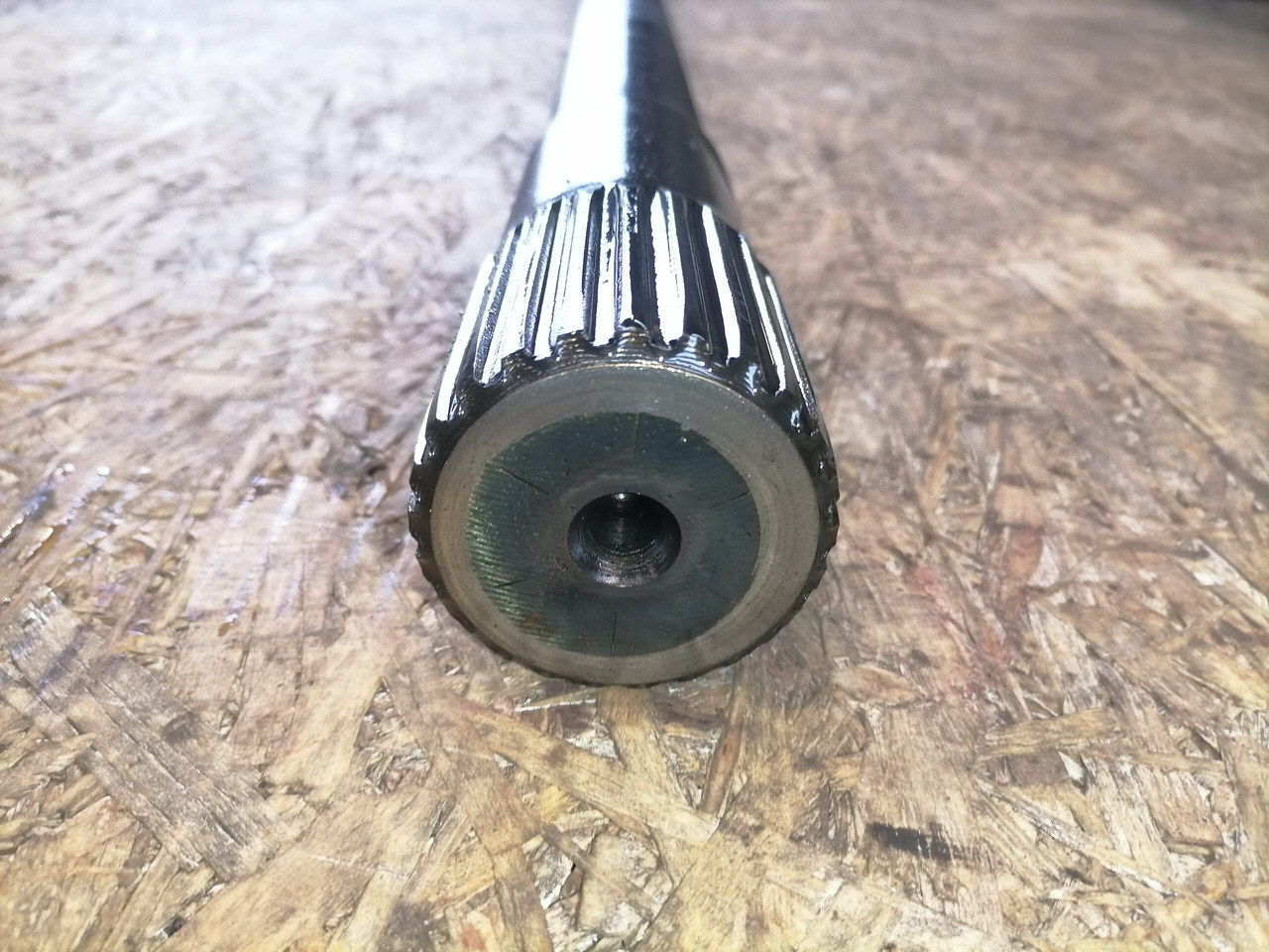 Scania Drive shaft 1368178 - Drive shaft for Truck: picture 3 Scania Drive shaft 1368178 - Drive shaft for Truck: picture 3