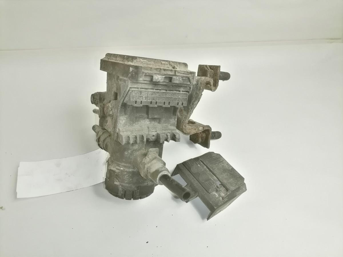Scania EBS brake valve 1754939 - Brake valve for Truck: picture 2 Scania EBS brake valve 1754939 - Brake valve for Truck: picture 2