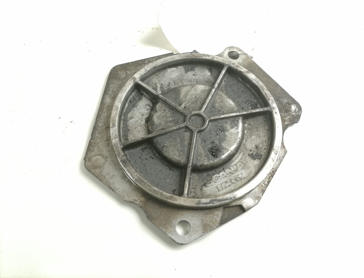 Scania Engine front cover 1725582 - Engine and parts for Truck: picture 1 Scania Engine front cover 1725582 - Engine and parts for Truck: picture 1