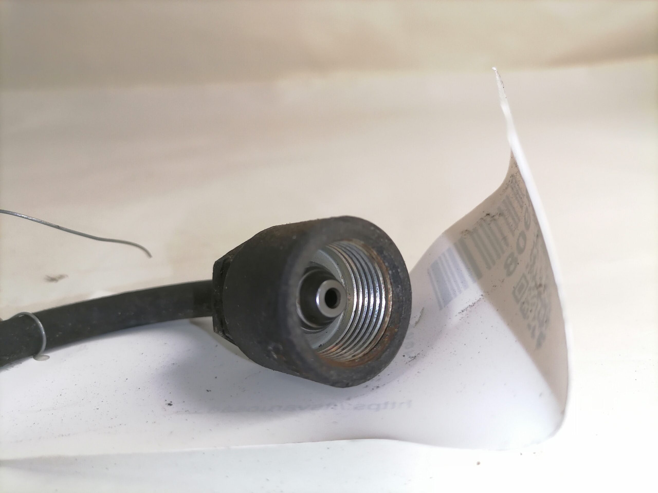 Scania Fuel pipe 1860541 - Fuel processing/ Fuel delivery for Truck: picture 3 Scania Fuel pipe 1860541 - Fuel processing/ Fuel delivery for Truck: picture 3