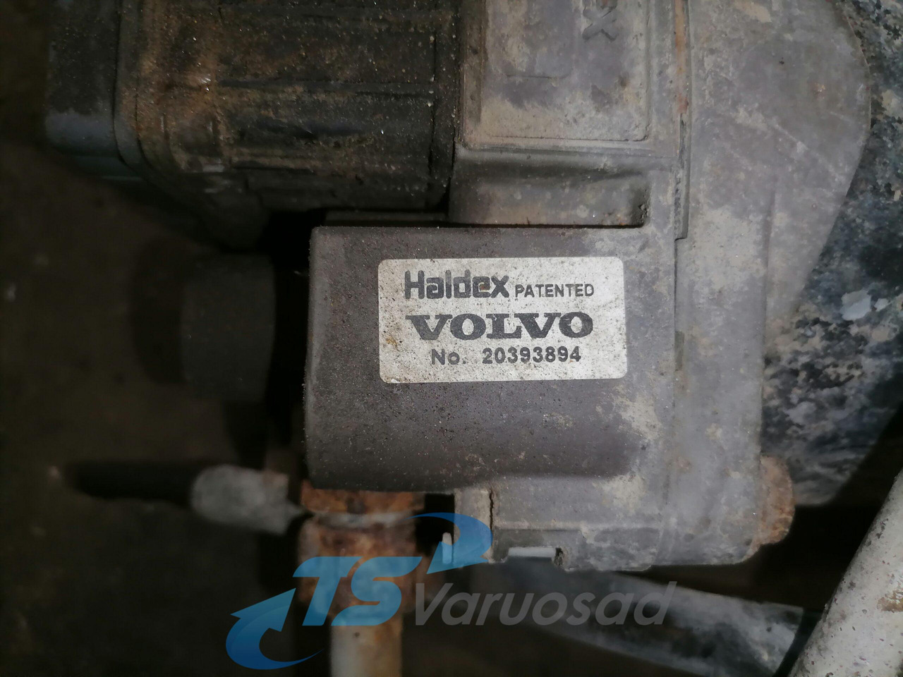 Volvo Air dryer 20393894 - Brake valve for Truck: picture 4 Volvo Air dryer 20393894 - Brake valve for Truck: picture 4