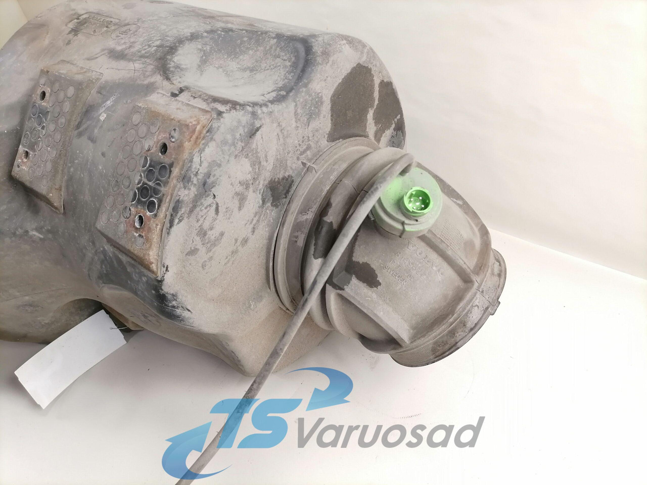 Volvo Air filter housing 3979505 - Air intake system for Truck: picture 4 Volvo Air filter housing 3979505 - Air intake system for Truck: picture 4