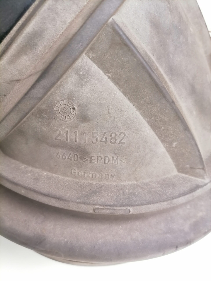 Volvo Air intake 21115482 - Air intake system for Truck: picture 2 Volvo Air intake 21115482 - Air intake system for Truck: picture 2