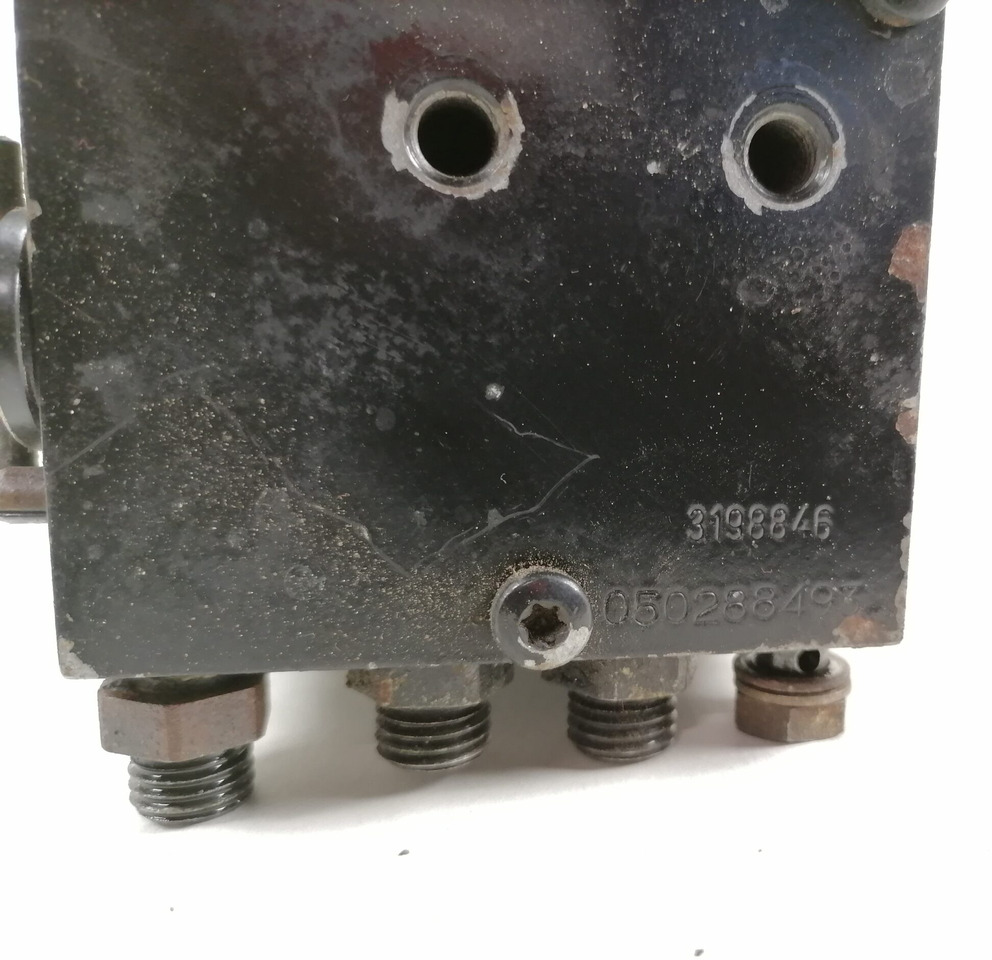 Volvo Cab tilting pump 3198846 - Cab suspension for Truck: picture 4 Volvo Cab tilting pump 3198846 - Cab suspension for Truck: picture 4