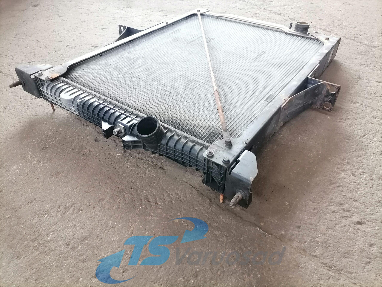 Volvo Cooling radiator 20936055 - Radiator for Truck: picture 4 Volvo Cooling radiator 20936055 - Radiator for Truck: picture 4