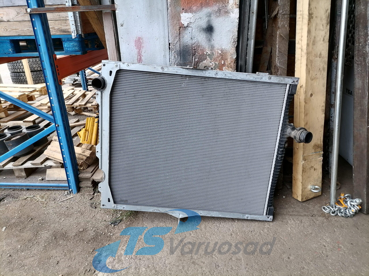Volvo Cooling radiator 65479 - Radiator for Truck: picture 2 Volvo Cooling radiator 65479 - Radiator for Truck: picture 2