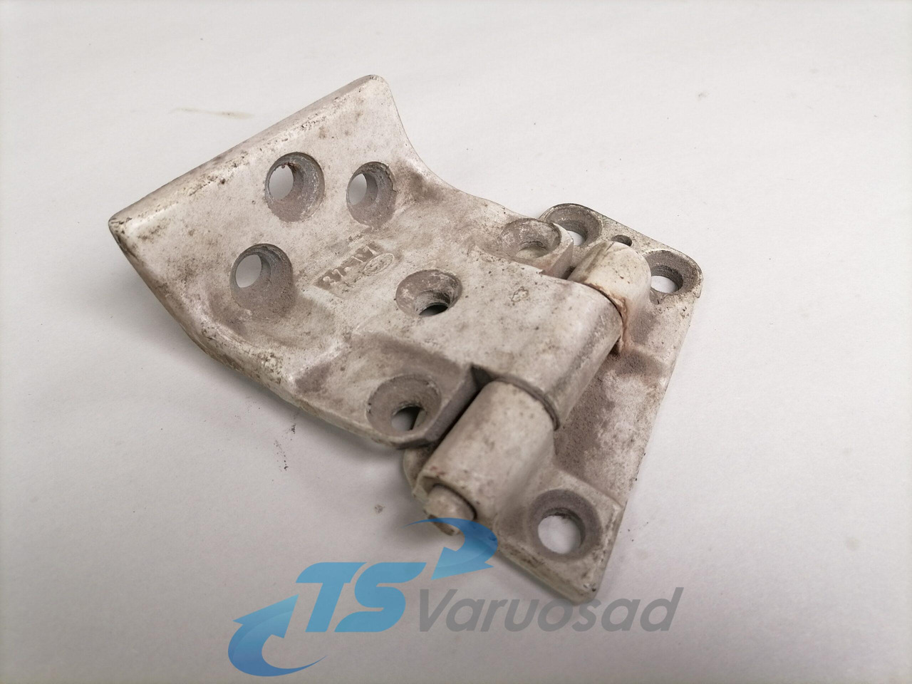 Volvo Door hinge 20372038 - Door and parts for Truck: picture 1 Volvo Door hinge 20372038 - Door and parts for Truck: picture 1