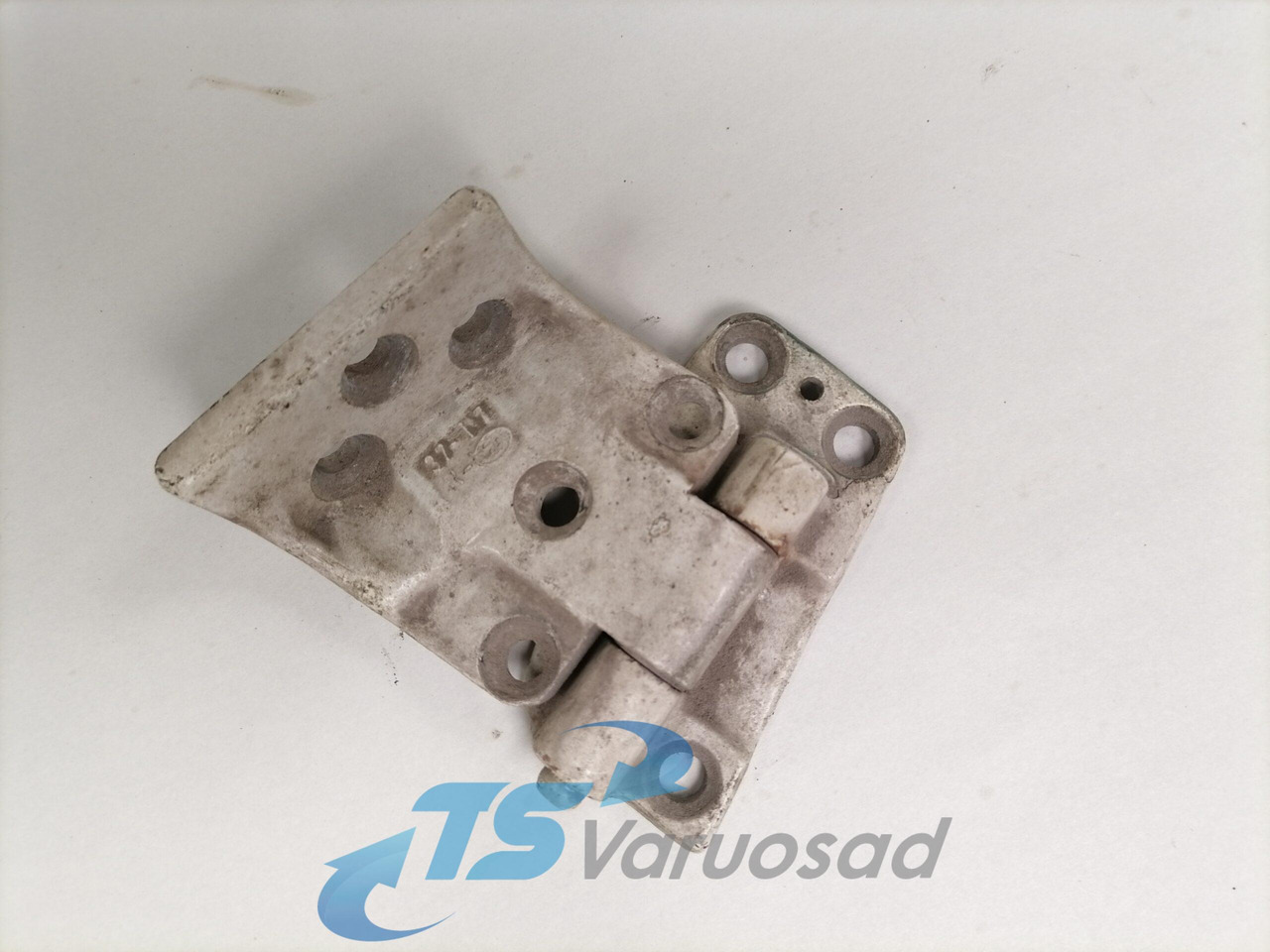 Volvo Door hinge 20372038 - Door and parts for Truck: picture 2 Volvo Door hinge 20372038 - Door and parts for Truck: picture 2