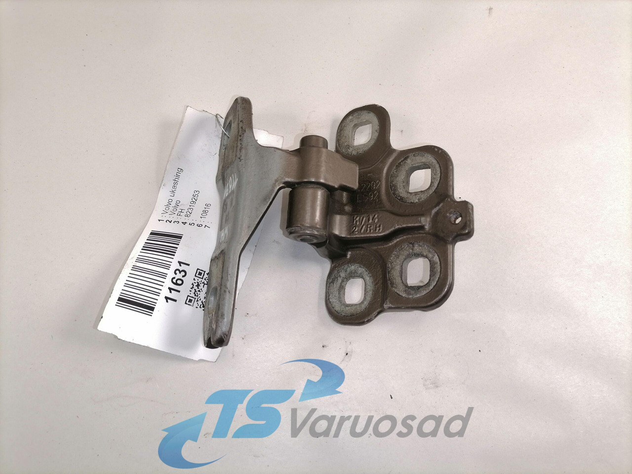 Volvo Door hinge 82319253 - Door and parts for Truck: picture 1 Volvo Door hinge 82319253 - Door and parts for Truck: picture 1