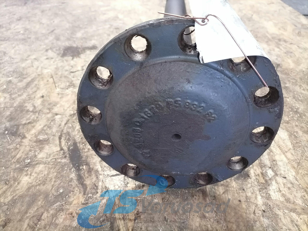 Volvo Drive shaft 1524627 - Drive shaft for Truck: picture 3 Volvo Drive shaft 1524627 - Drive shaft for Truck: picture 3