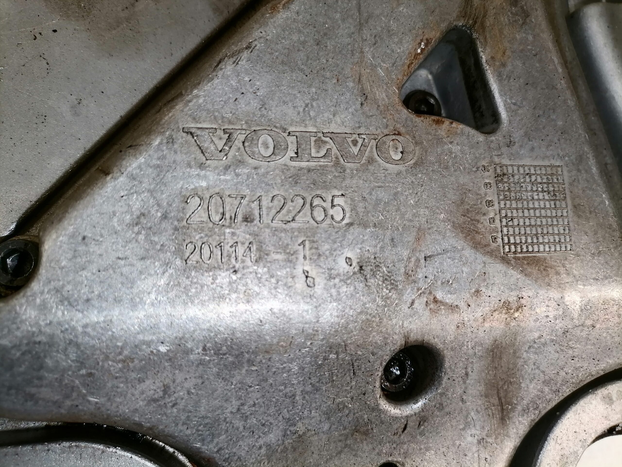Volvo Engine front cover 20524643 - Engine and parts for Truck: picture 4 Volvo Engine front cover 20524643 - Engine and parts for Truck: picture 4